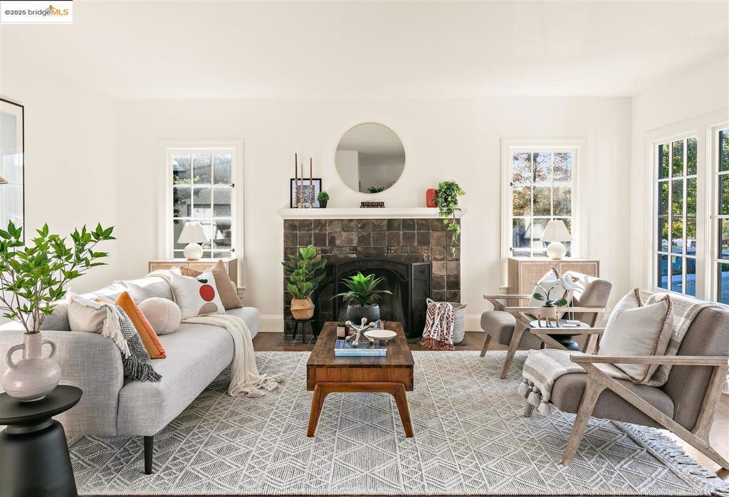 THOUSAND OAKS - Residential