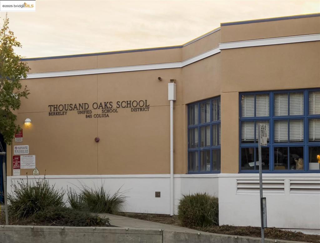 THOUSAND OAKS - Residential