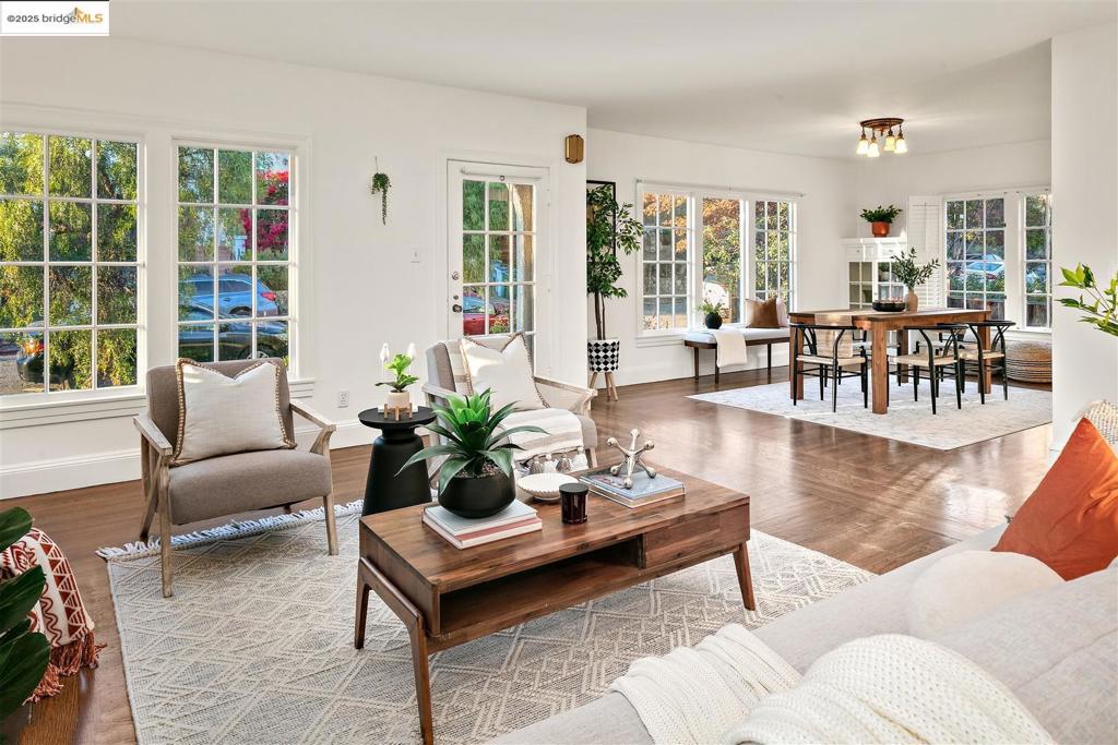 THOUSAND OAKS - Residential