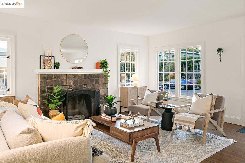 THOUSAND OAKS - Residential