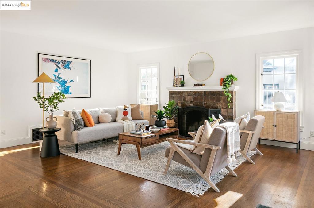 THOUSAND OAKS - Residential