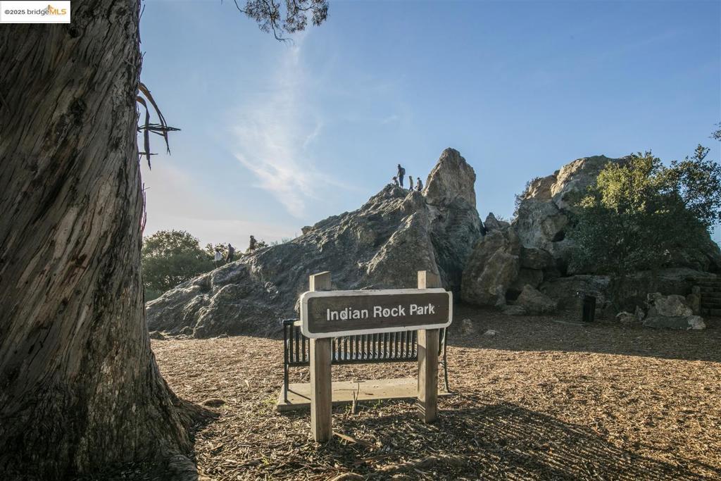 THOUSAND OAKS - Residential