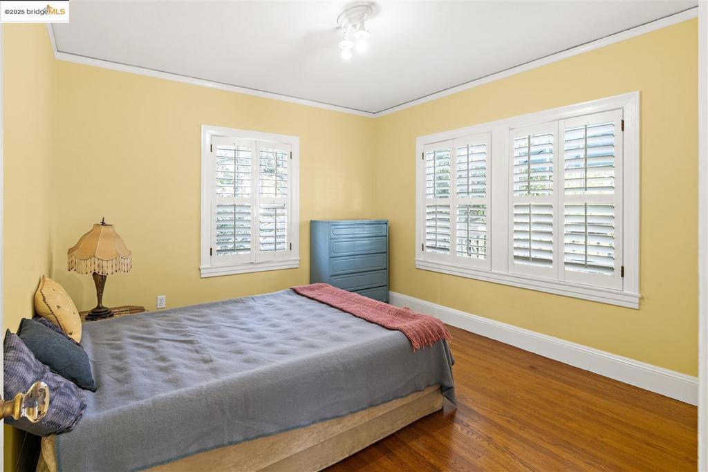 THOUSAND OAKS - Residential