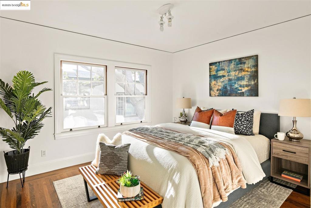 THOUSAND OAKS - Residential