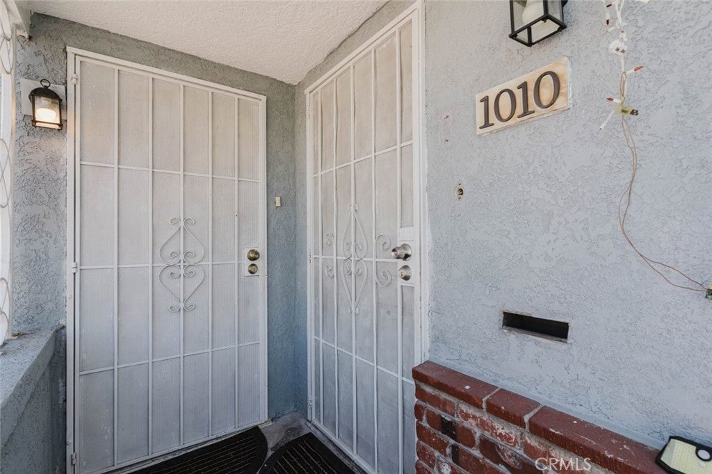 1010 N Alexandria Avenue