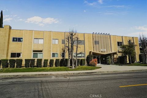 Photo of 1901 Peyton Ave #N, Burbank, CA 91504 (MLS # BB26045564)