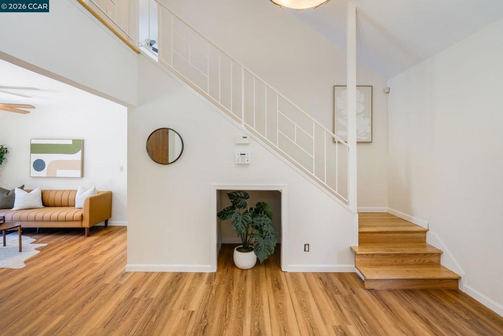 30 Hodur Ct