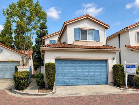 Photo of 8291 Gold Coast Dr DR #7, San Diego, CA 92126 (MLS # 260020527SD)