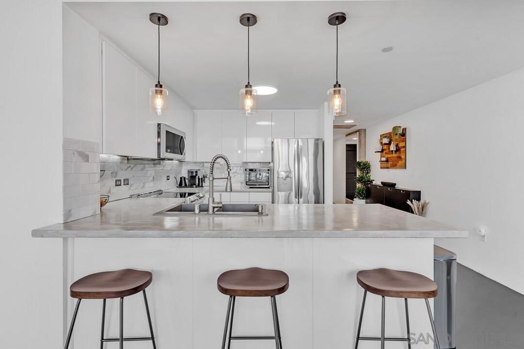 1080 Park 701