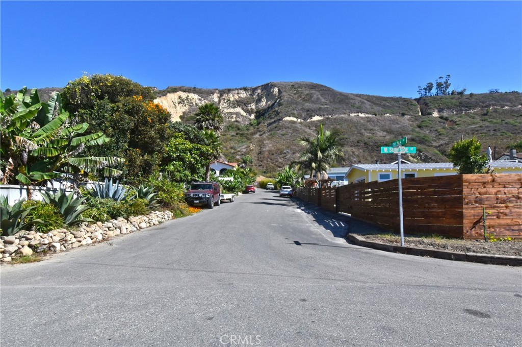 6897 Zelzah Avenue