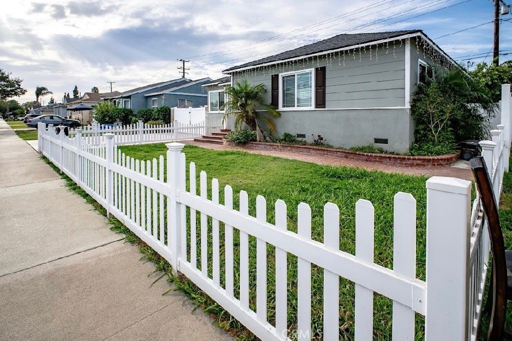 8217 POINSETTIA DRIVE