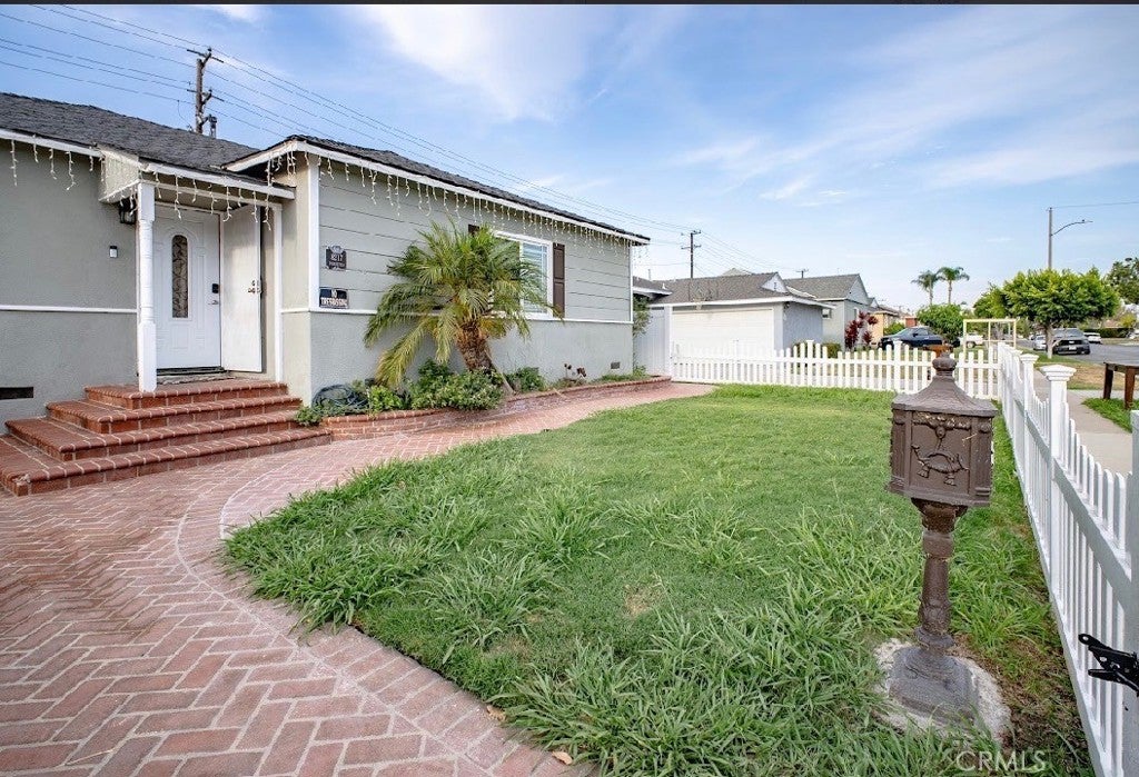 8217 POINSETTIA DRIVE