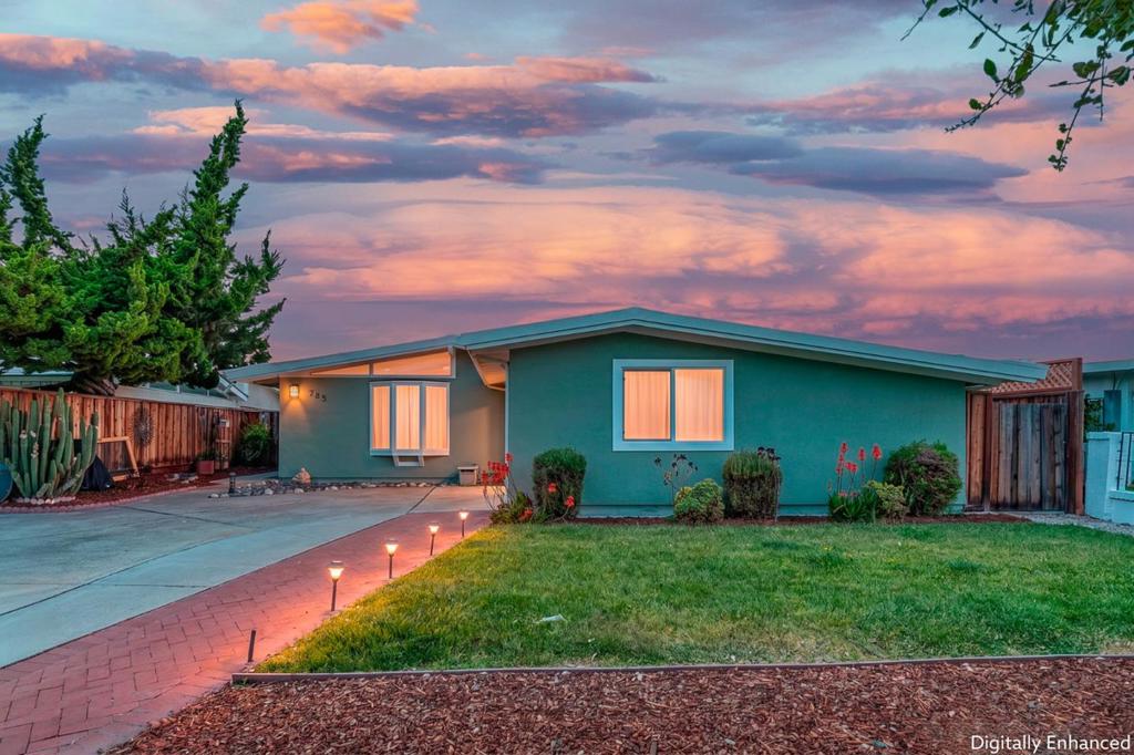 785 Lakechime Drive