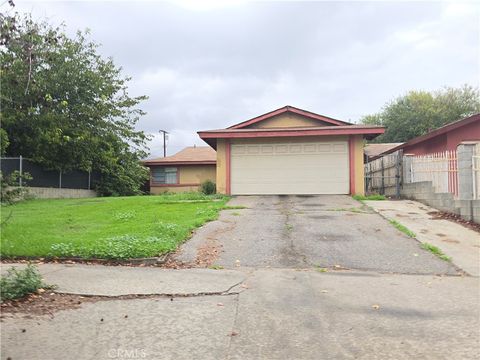 Photo of 12948 Phillippi, Sylmar, CA 91342 (MLS # SR25264401)