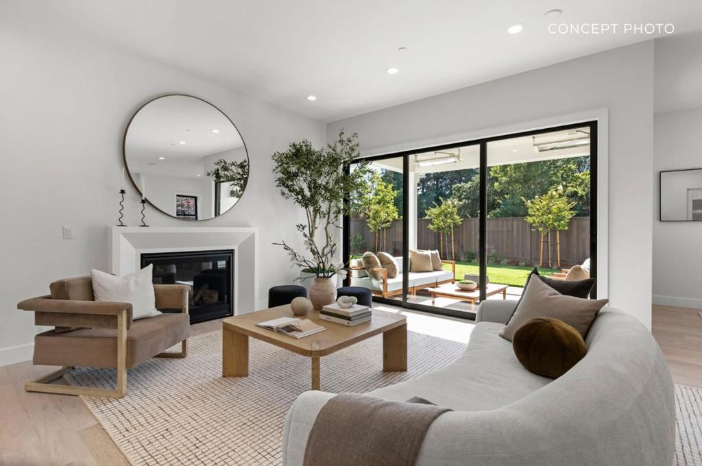 670 La Mesa Drive