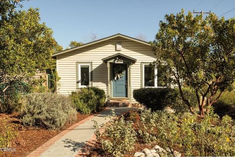 Photo of 2696 Casitas Avenue, Altadena, CA 91001 (MLS # P1-26180)