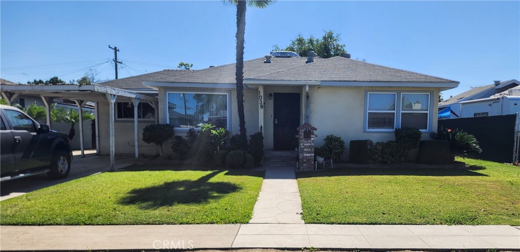 1039 W Saginaw