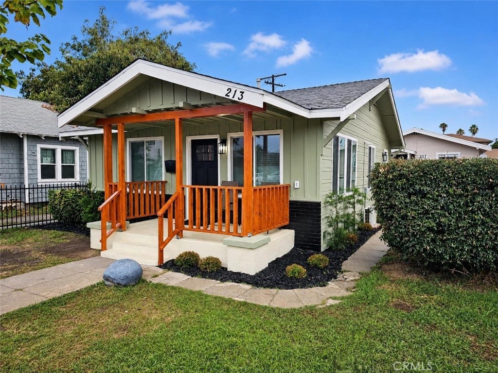 213 E Eagle