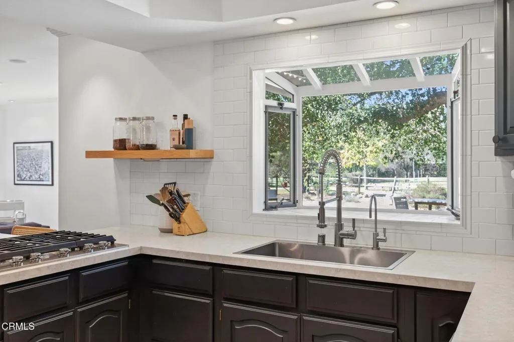 Oak View, California 93022, United States, 3 Bedrooms Bedrooms, ,2 BathroomsBathrooms,Residential,Active,235220