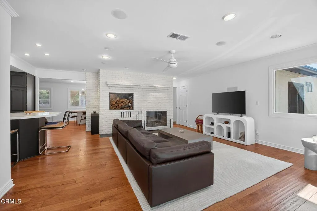 Oak View, California 93022, United States, 3 Bedrooms Bedrooms, ,2 BathroomsBathrooms,Residential,Active,235220