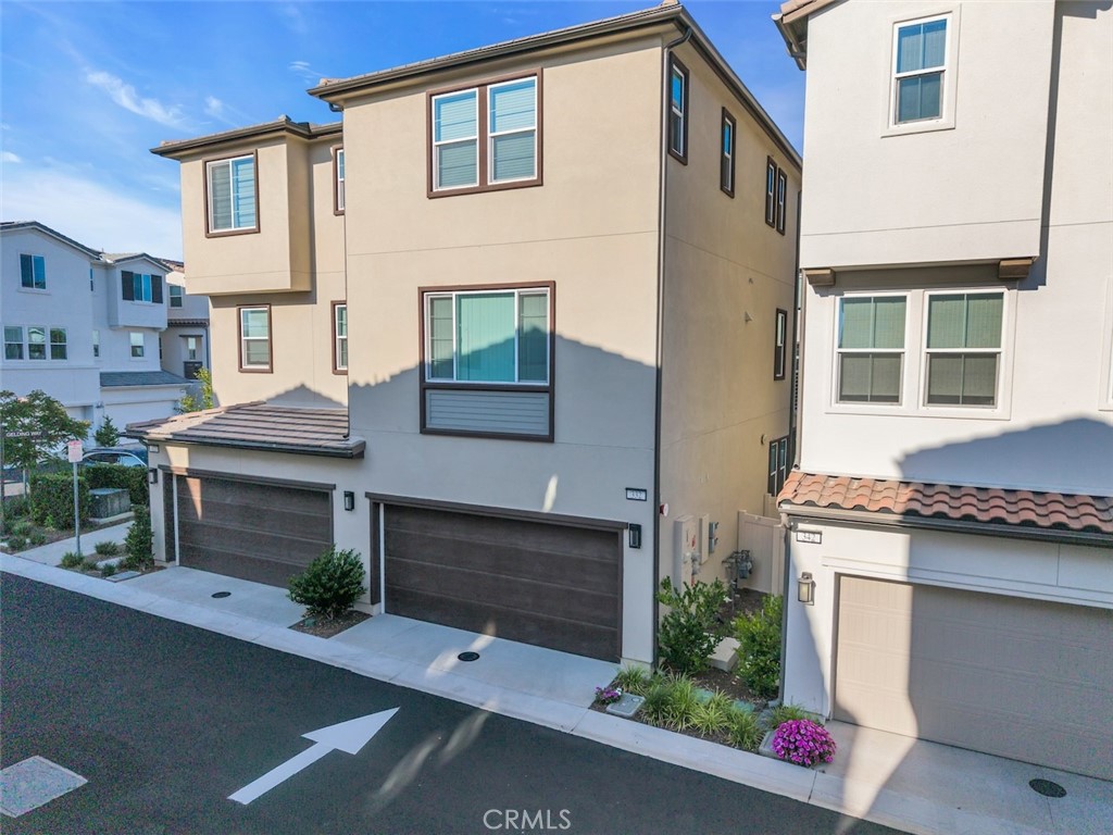 332 Gelding Way