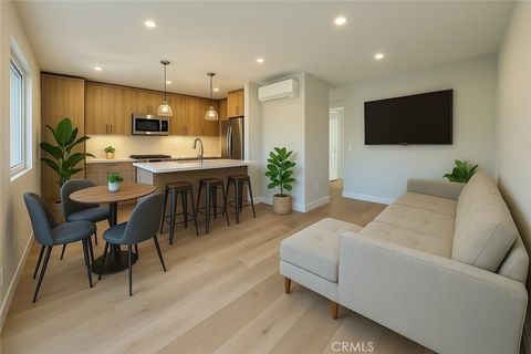 Photo of 1034 Grant St #1R St, Santa Monica, CA 90405 (MLS # SB25261725)