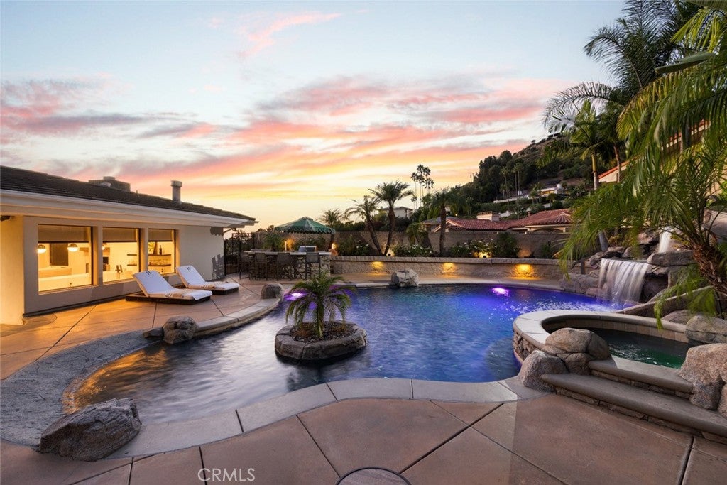 10491 Ridgeway Drive