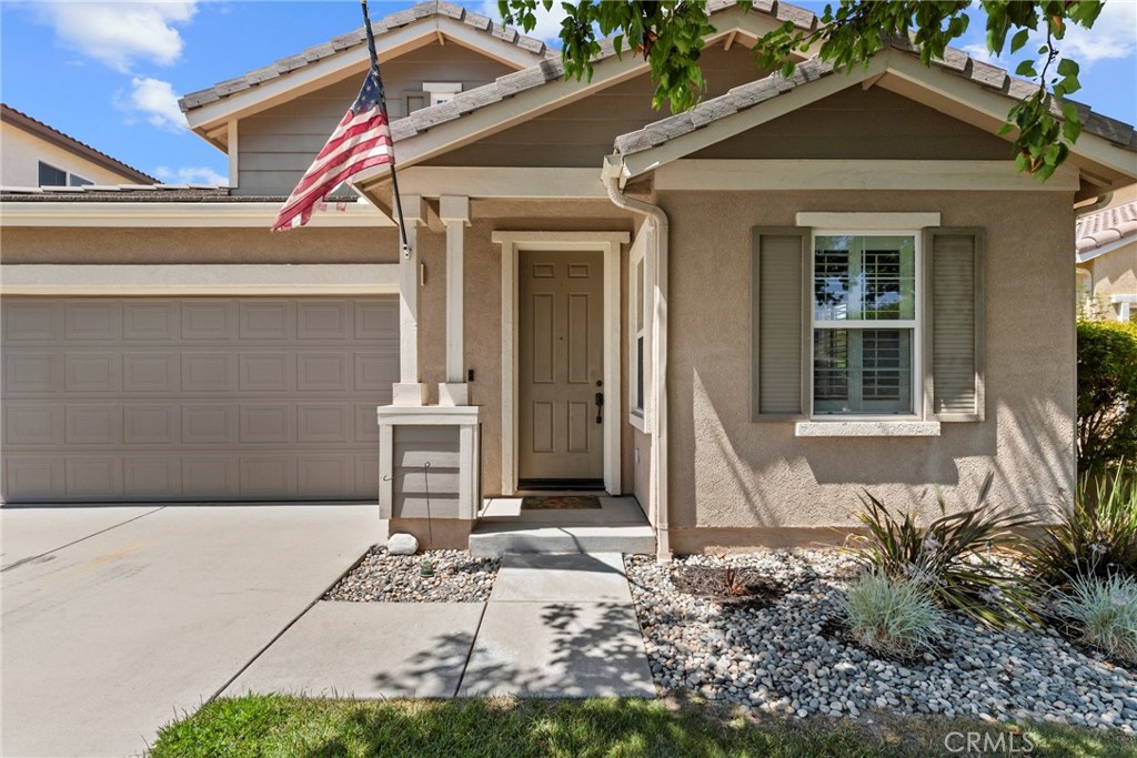 Welcome to this stunning single-story St. Clare home located on a quiet cul-de-sac. This beautifully designed three-bedroom, two-bathroom home features an open-concept layout with a versatile bonus room that can serve as a home office or fourth bedroom. The spacious Great Room combines a gourmet kitchen, dining area, and a cozy family room with a fireplace, all overlooking an entertainers backyard with a sparkling pool. The updated primary suite offers dual vanities, a soaking tub, separate shower, and a generous walk-in closet. Two additional bedrooms and a remodeled bathroom provide ample space and comfort. Enjoy access to community amenities including a pool, spa, park, play area, and basketball court, all with no Mello-Roos and low HOA dues. This home is just a short distance from the Skyline Shopping Center, home to some great local favorites—enjoy an amazing dinner at the charming Piccola Osteria, or opt for a casual bite with Telly’s Charburgers.