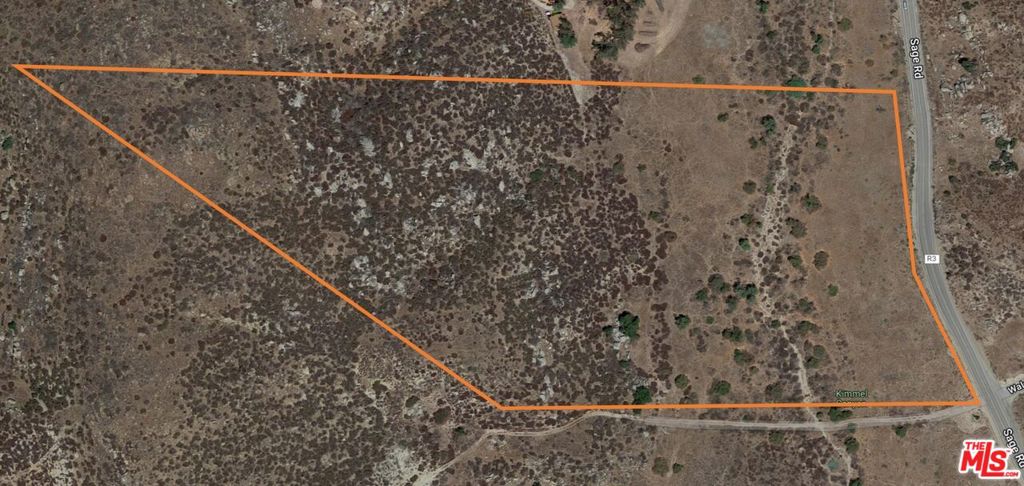 Fantastic, easy access 20+ Acre horse property, Located approximately 2 miles east of Diamond Lake.