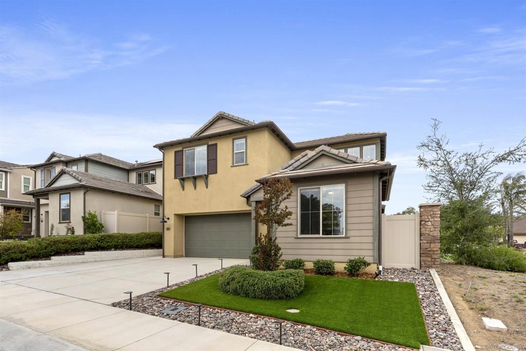 1187 Barry Pl