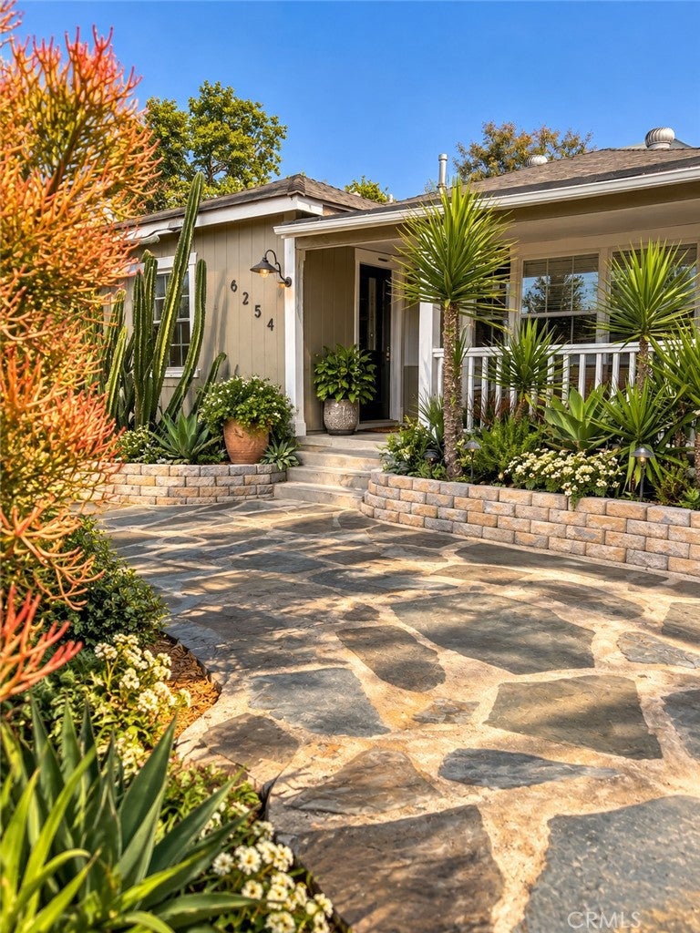 Photo of 6254 Agnes Avenue, North Hollywood, CA 91606 (MLS # DW26199813)