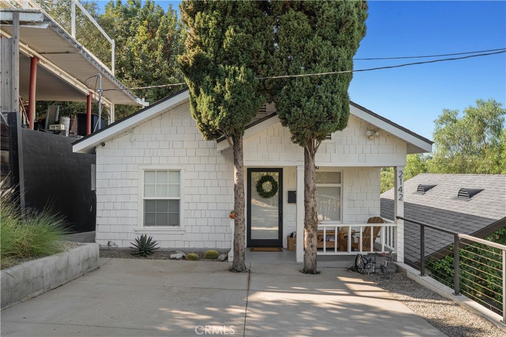 2142 Fargo Street