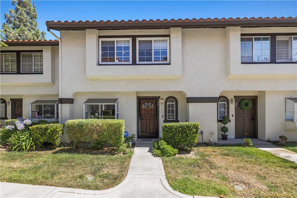 Located in the heart of Calabasas, this beautifully remodeled 3-bedroom, 2.5-bath townhome offers a perfect blend of modern upgrades and convenience. Just off the freeway, you’re minutes away from all that Calabasas has to offer, while enjoying a peaceful, private setting.
Some Key Features:
Gourmet Kitchen: Custom soft-close cabinets, premium Thermador stove and dishwasher, and luxurious quartzite countertops make this kitchen a chef’s dream.
Upgraded Flooring: Gorgeous LVP flooring on the main level and newer, plush carpet upstairs offer a stylish, modern touch throughout the home.
Elegant Fireplace: The living area features a stunning, remodeled fireplace with marble stone, adding warmth and sophistication to the space.
Luxurious Bathrooms: Two beautifully remodeled full bathrooms upstairs, complete with TOTO toilets and sleek, modern finishes.
Efficient Utilities: Tankless water heater provides on-demand hot water and energy savings.
Open Floor Plan: The spacious and airy layout creates a seamless flow between the kitchen, dining, and living areas—ideal for both entertaining and relaxation.
Private Outdoor Patio: Enjoy your own private outdoor space—perfect for al fresco dining, relaxing, or gardening.
Primary Suite with Balcony: The generously sized primary bedroom features its own private balcony, offering serene views and a peaceful retreat.
Community Amenities: Two sparkling community pools and a spa provide a resort-like feel, just steps away from your front door.
Detached Two-Car Garage: The home comes with a spacious detached two-car garage, offering ample storage and parking.
Don't miss this rare opportunity in one of Calabasas' most desirable locations!