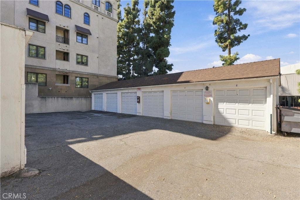 181 S Marengo