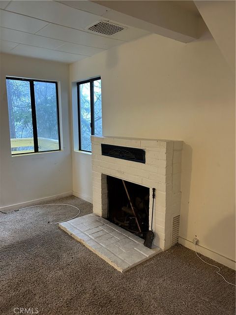 Photo of 614 Arrowhead Villa Rd, Lake Arrowhead, CA 92352 (MLS # OC25234531)