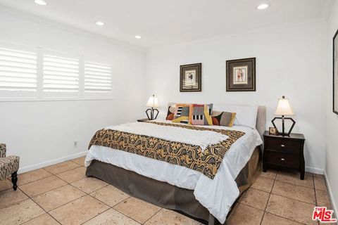 Tiny photo for 11970 Montana Avenue #102, Los Angeles, CA 90049 (MLS # 26669259)