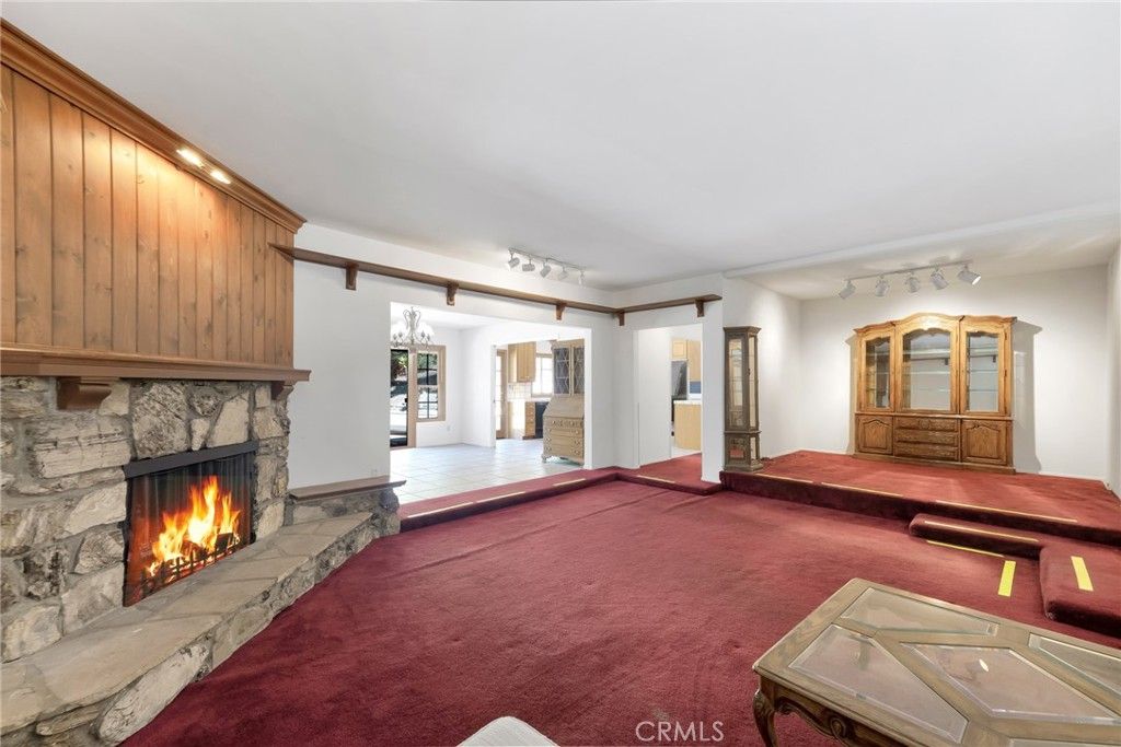 Photo of 20555 Dumont Street, Woodland Hills, CA 91364 (MLS # SR25244760)