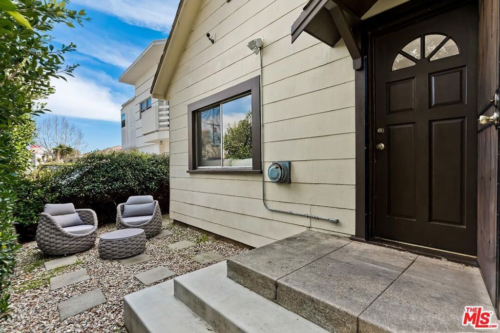 Photo of 1921 6th Street, Santa Monica, CA 90405 (MLS # 26671809)