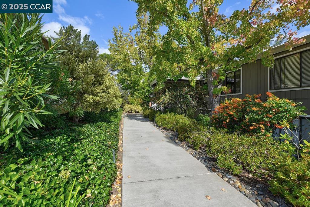 ROSSMOOR - Residential
