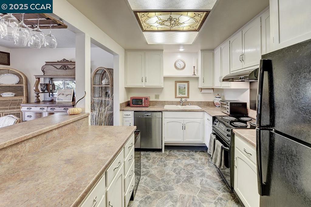 ROSSMOOR - Residential