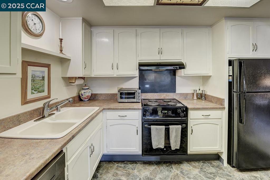 ROSSMOOR - Residential