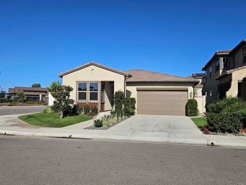 1915 Halley Court Escondido CA 92026