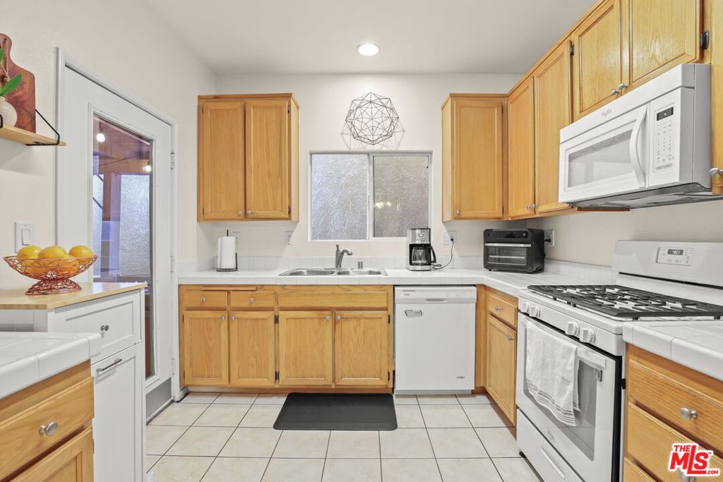 Mountain View on Roxford - Residential