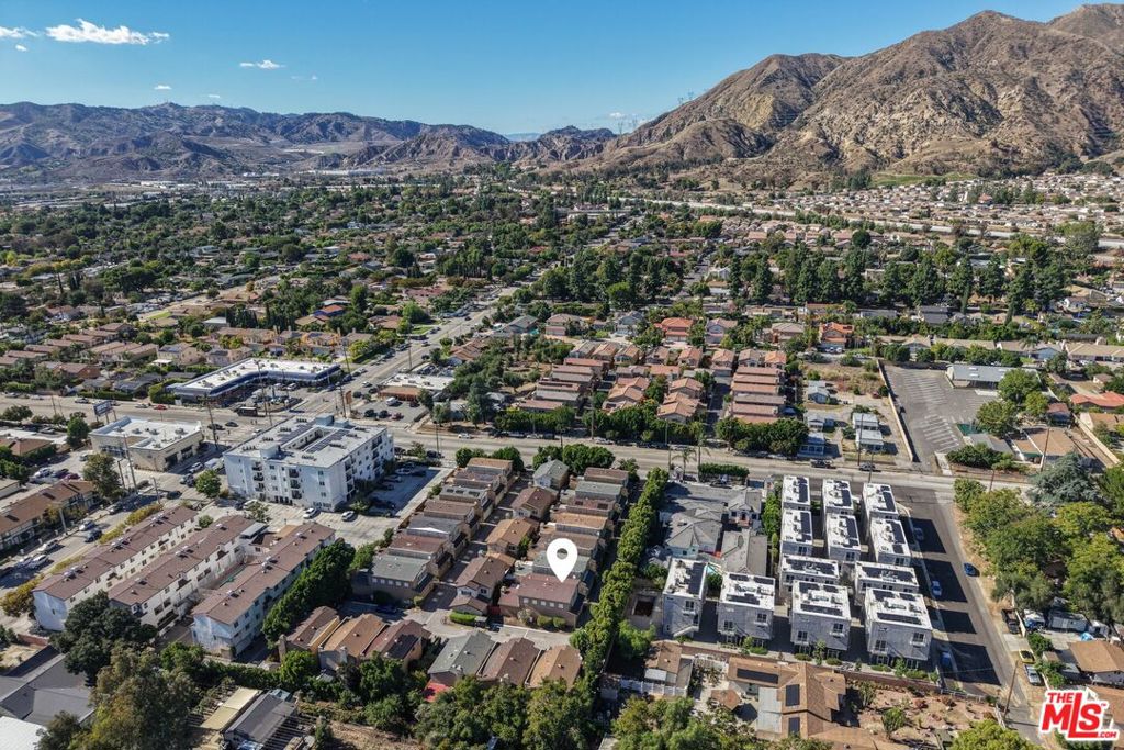 Mountain View on Roxford - Residential