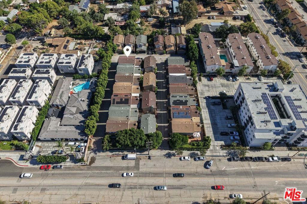 Mountain View on Roxford - Residential