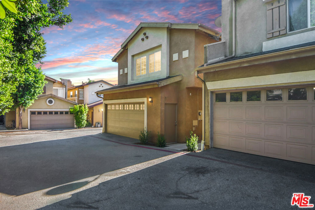 Mountain View on Roxford - Residential