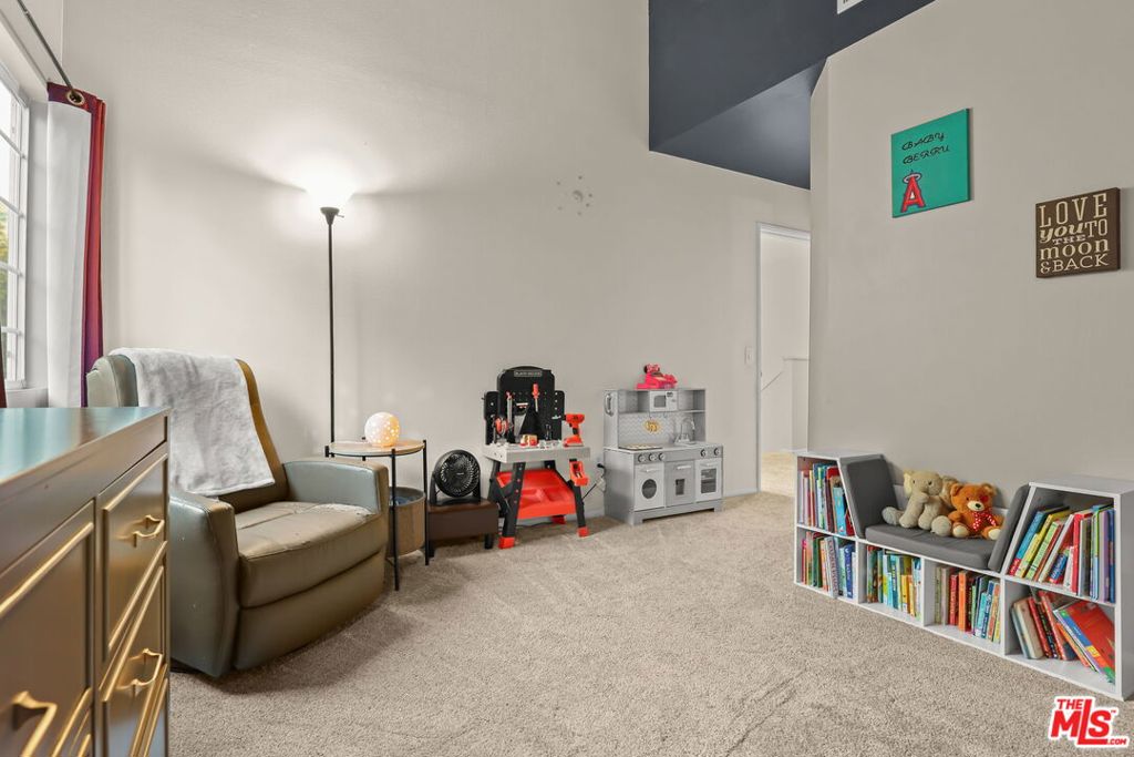 Mountain View on Roxford - Residential