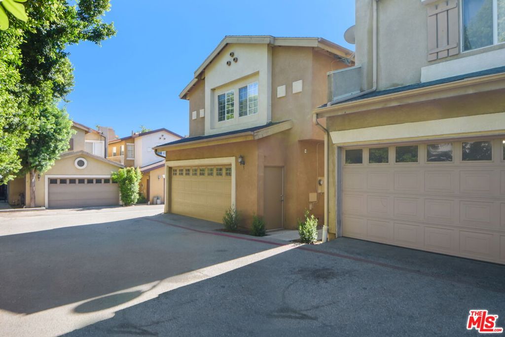 Mountain View on Roxford - Residential