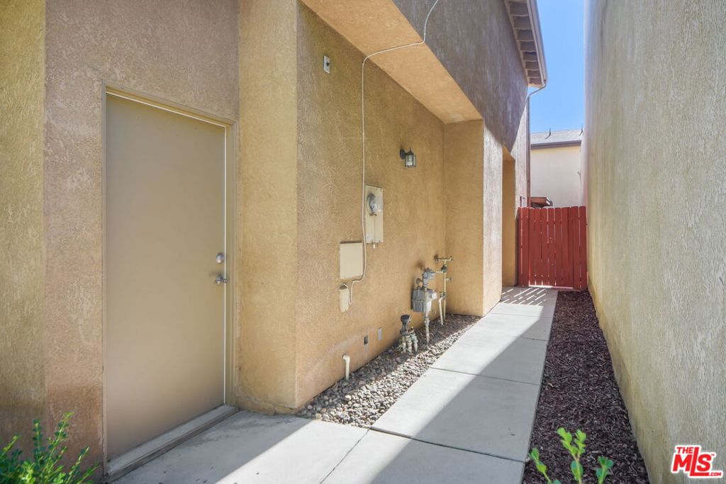 Mountain View on Roxford - Residential