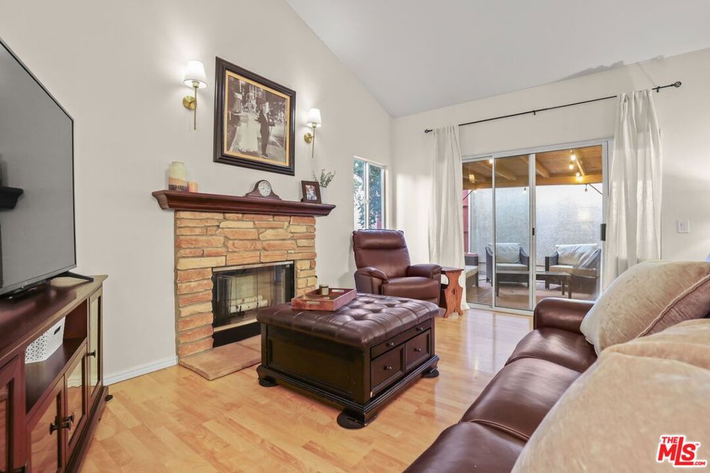 Mountain View on Roxford - Residential